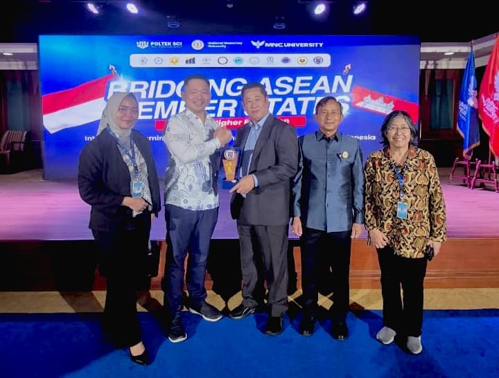 UIMandiri Perluas Jejaring Global, Ambil Peran Strategis dalam MoU Pendidikan Indonesia–Kamboja