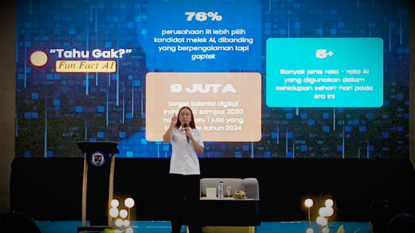 Hanuang 2026 Warnai Penyambutan Mahasiswa Baru UIMandiri, Zita Anjani Tantang Mahasiswa Tak Sekadar Jadi Pengguna AI