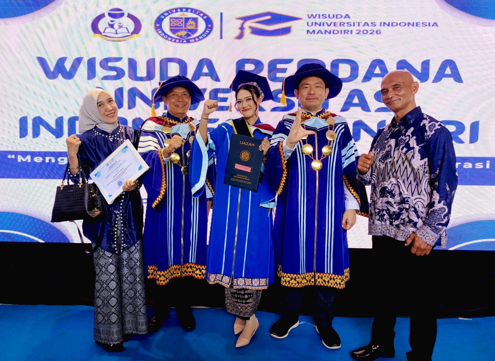 IPK 3,95 dan Summa Cumlaude, Rachel Putri Pamungkas Dari Program Studi Perpajakan Jadi Bintang Wisuda Perdana UIMandiri