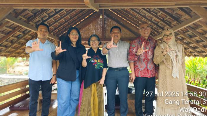 Bupati Lambar Dorong Warganya Kuliah di UIM, Termasuk ASN